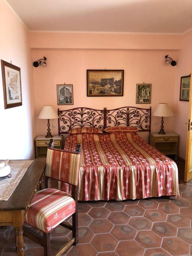 La Capanna Di Giuseppe E Maria Bed & Breakfast Taormina Exterior photo