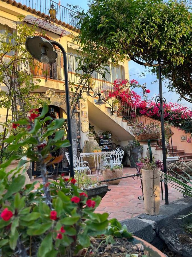 La Capanna Di Giuseppe E Maria Bed & Breakfast Taormina Exterior photo