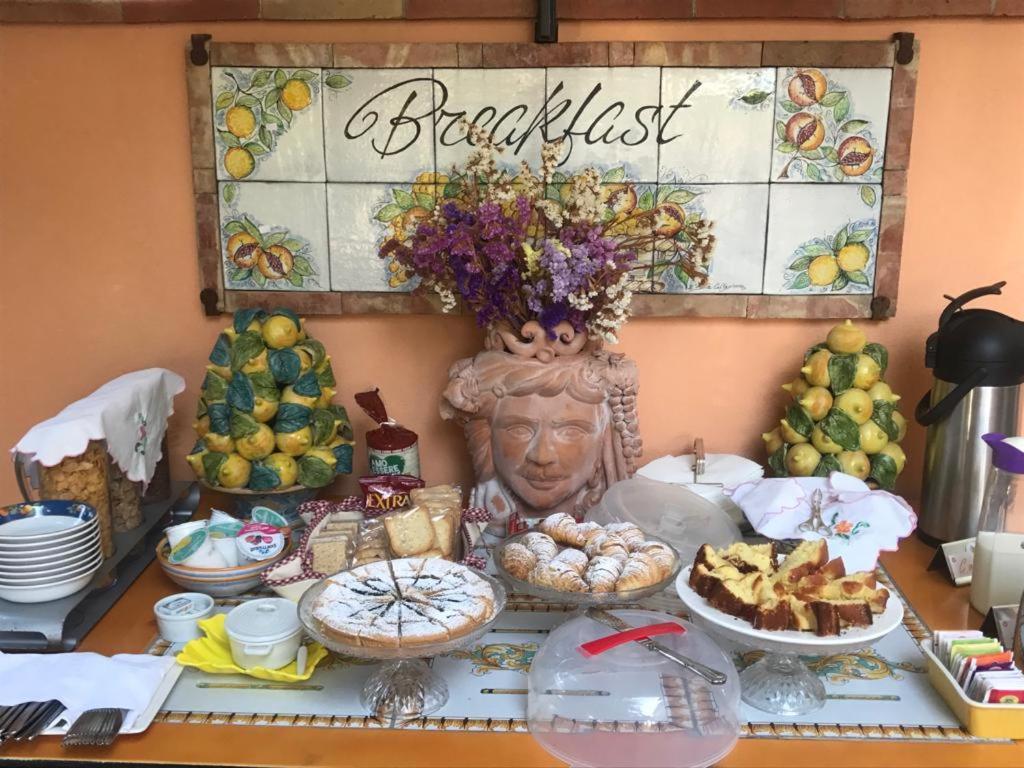 La Capanna Di Giuseppe E Maria Bed & Breakfast Taormina Exterior photo