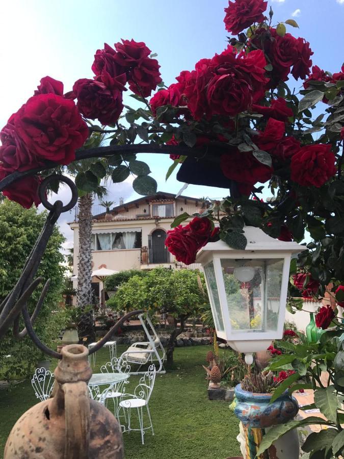 La Capanna Di Giuseppe E Maria Bed & Breakfast Taormina Exterior photo
